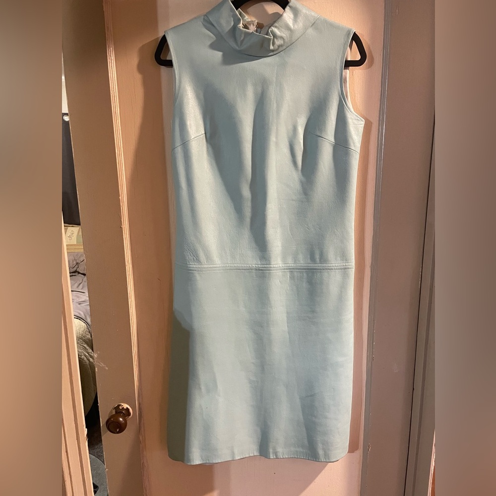 Elegant Sleeveless Midi Dress in Light Blue